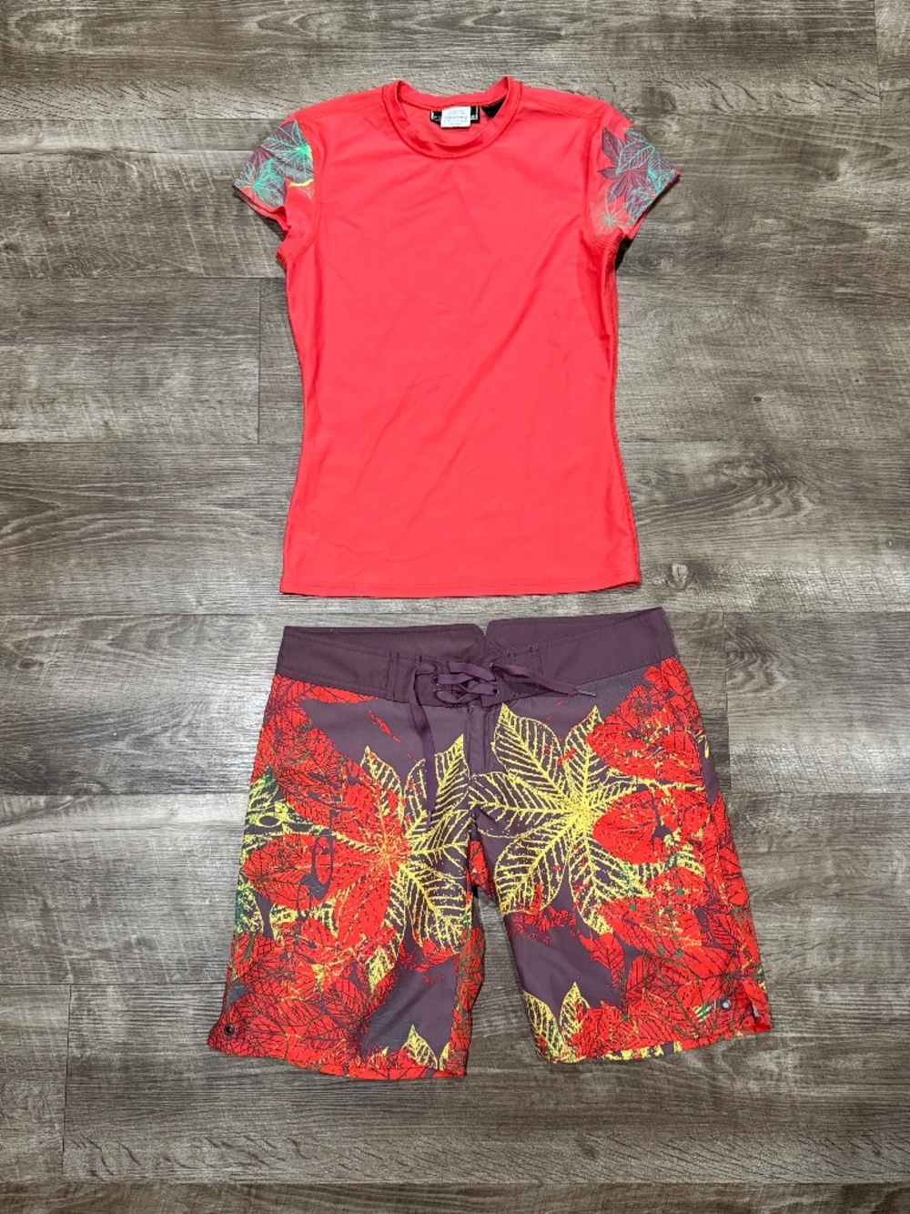 Vintage 2000s Pink Coral Oakley Swim Womens Swim Set Shirt/shorts size medium